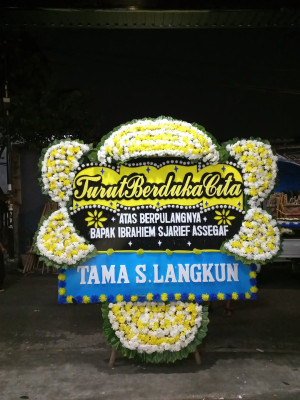 Papan Bunga Duka di Ampari